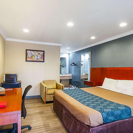 Econo Lodge San Bernardino I-215 מראה חיצוני תמונה