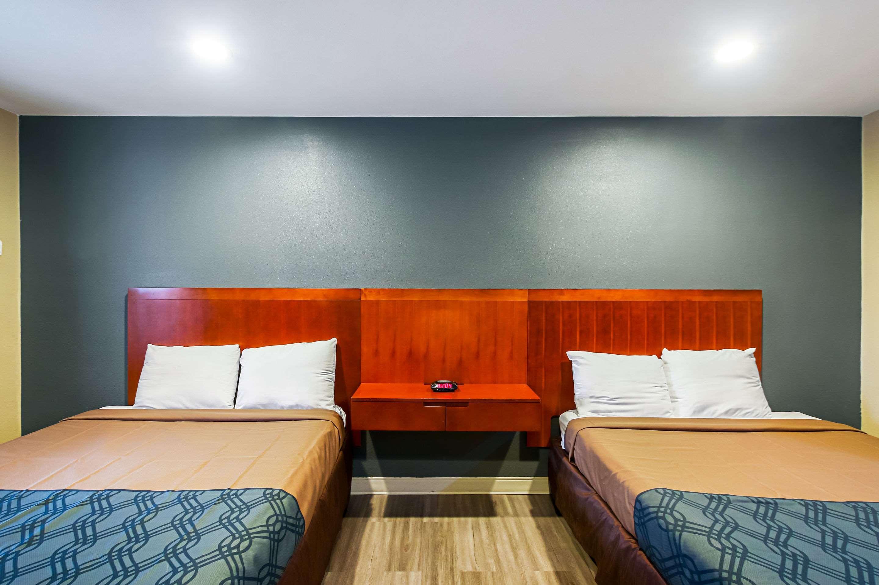 Econo Lodge San Bernardino I-215 מראה חיצוני תמונה