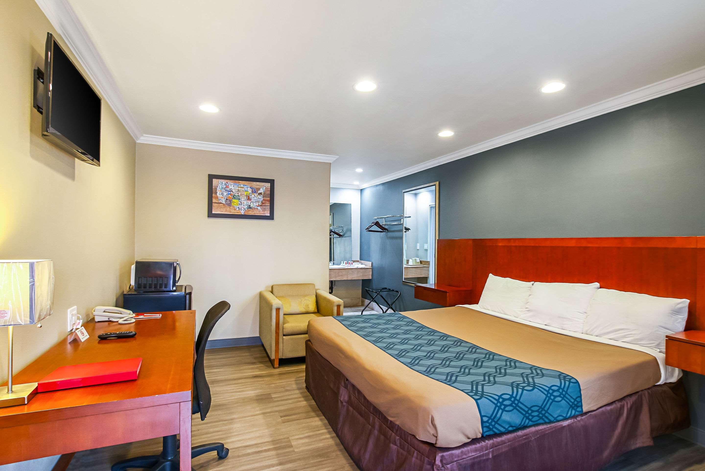 Econo Lodge San Bernardino I-215 מראה חיצוני תמונה