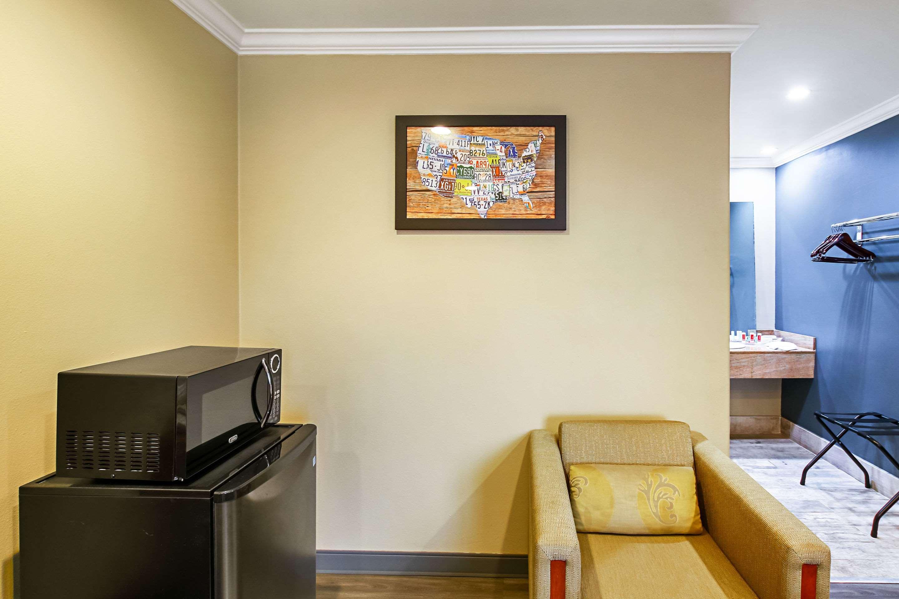 Econo Lodge San Bernardino I-215 מראה חיצוני תמונה