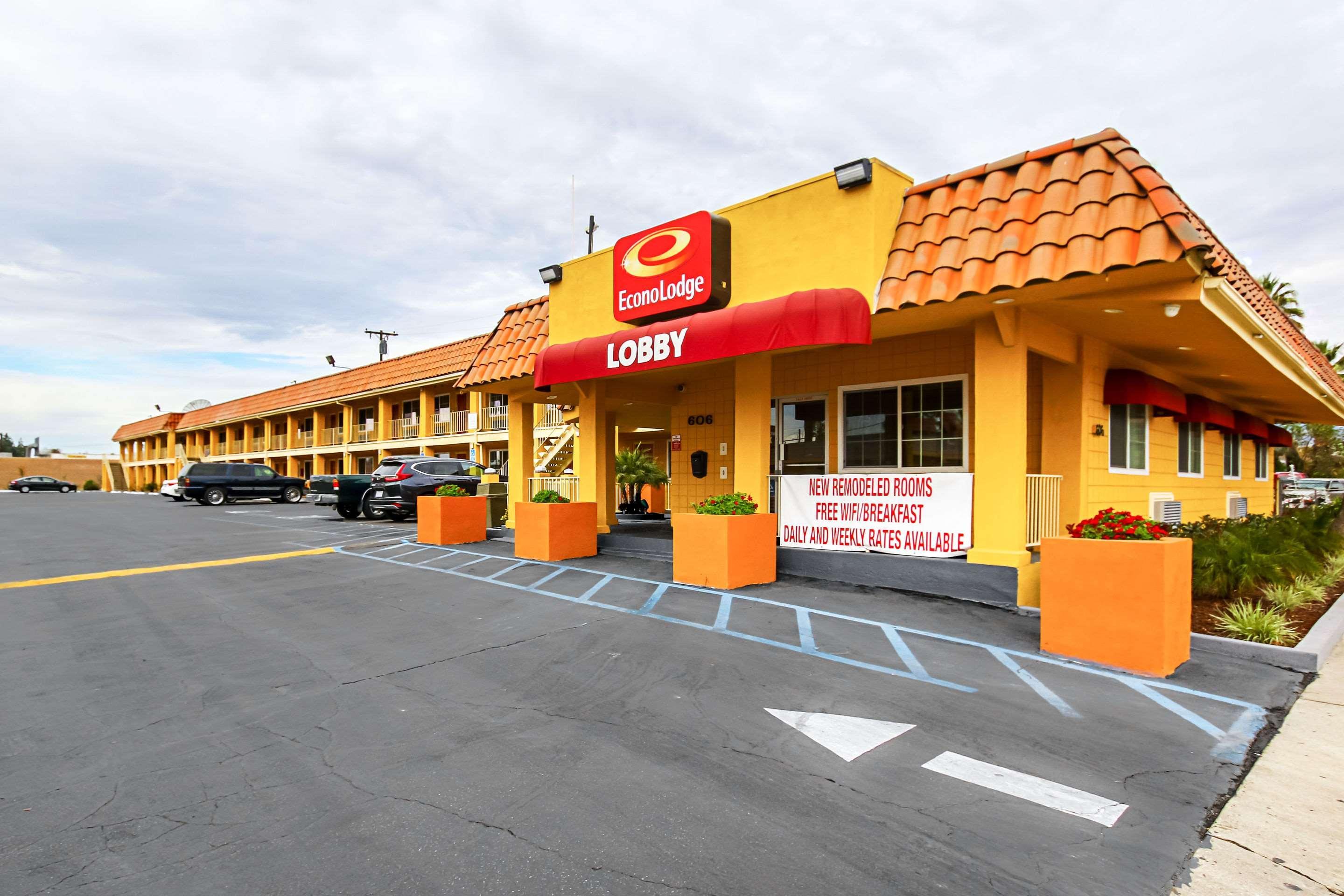 Econo Lodge San Bernardino I-215 מראה חיצוני תמונה