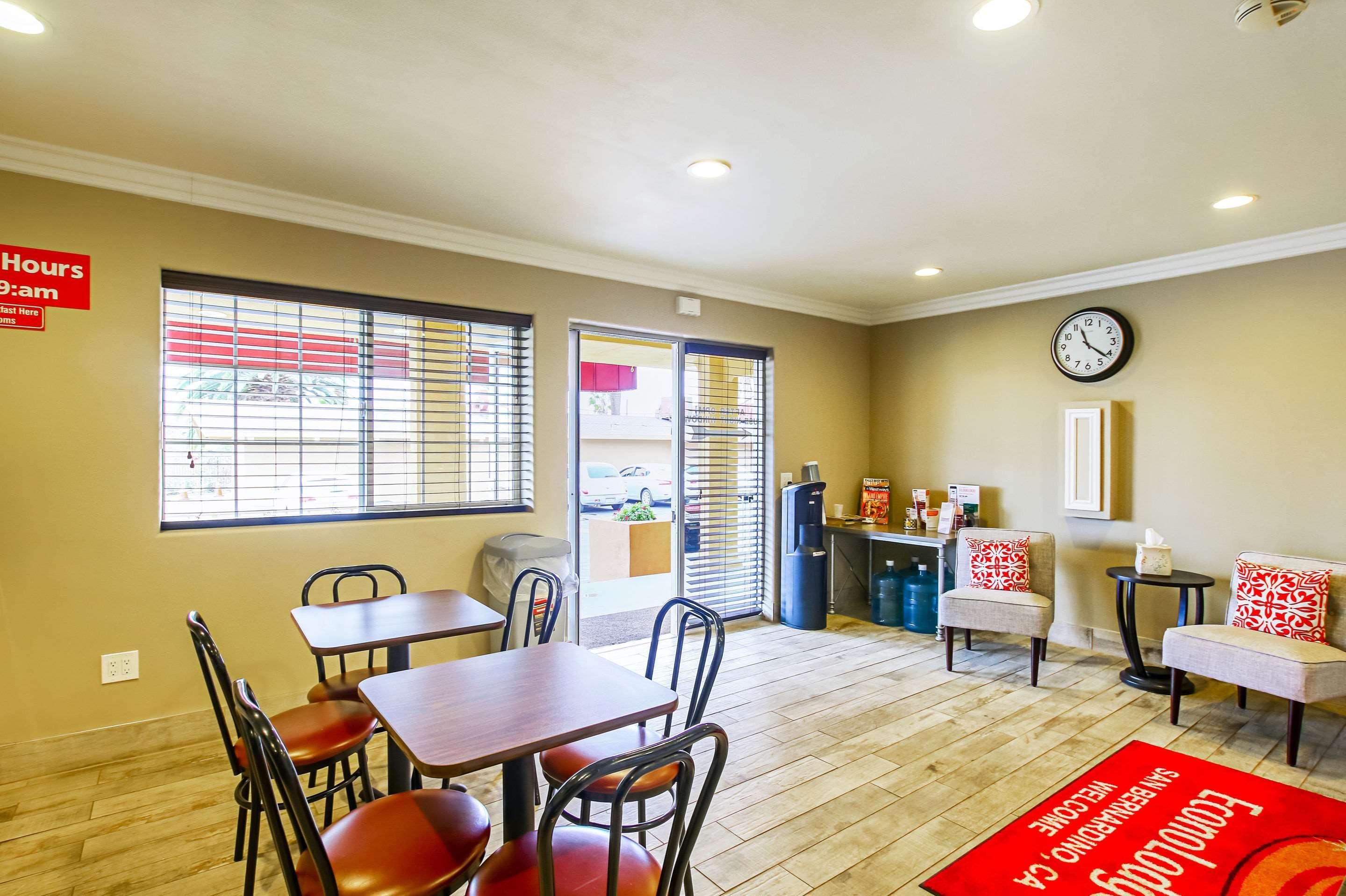 Econo Lodge San Bernardino I-215 מראה חיצוני תמונה