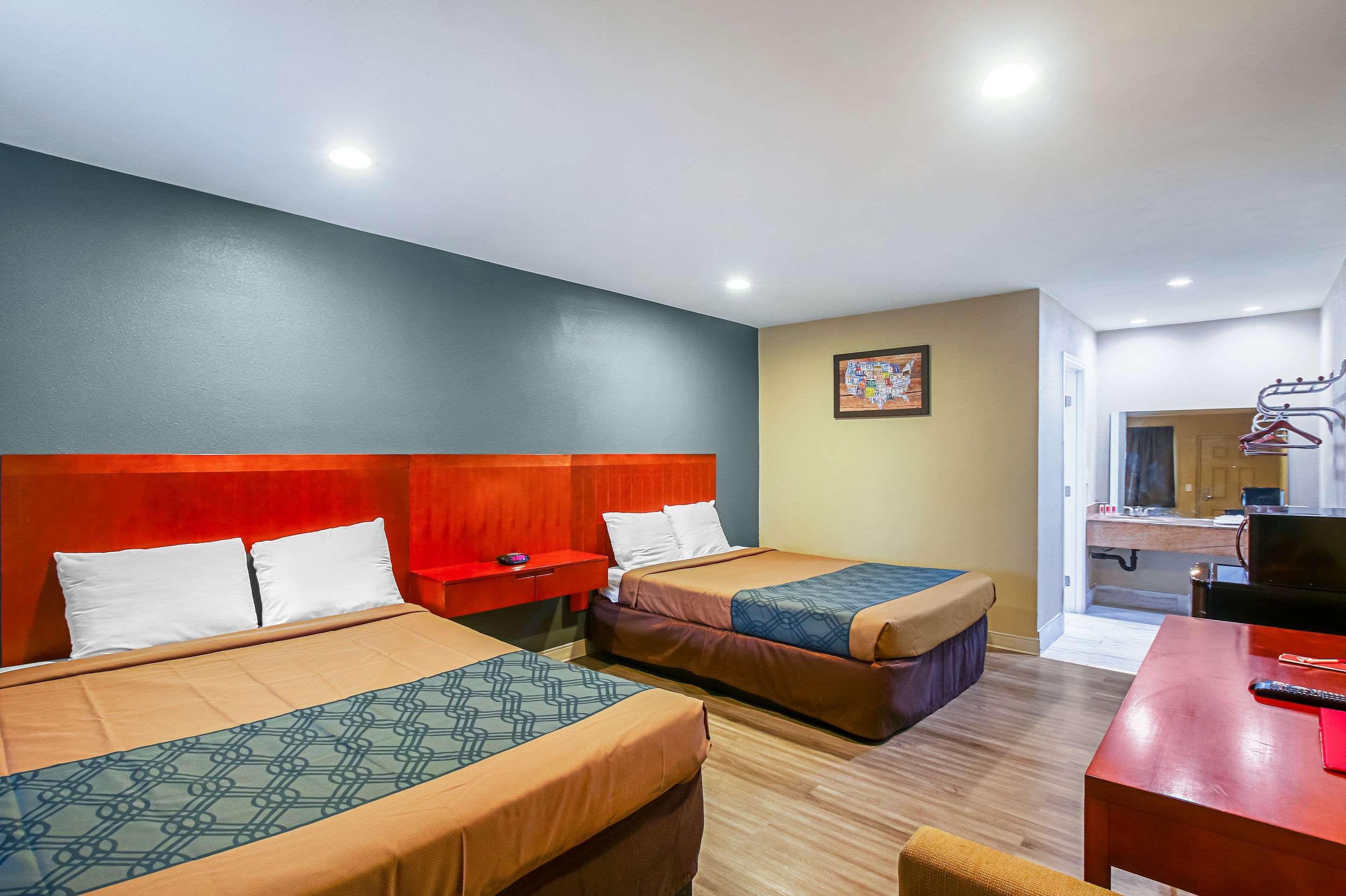 Econo Lodge San Bernardino I-215 מראה חיצוני תמונה