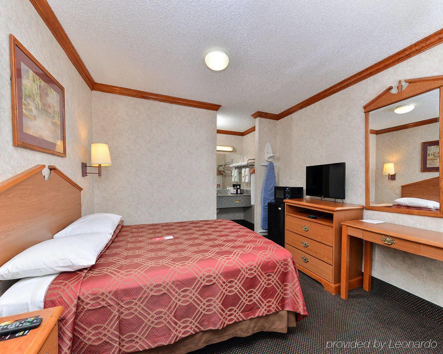 Econo Lodge San Bernardino I-215 מראה חיצוני תמונה